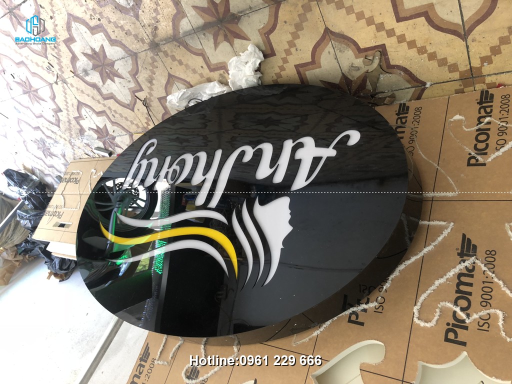 Làm biển quảng cáo salon tóc