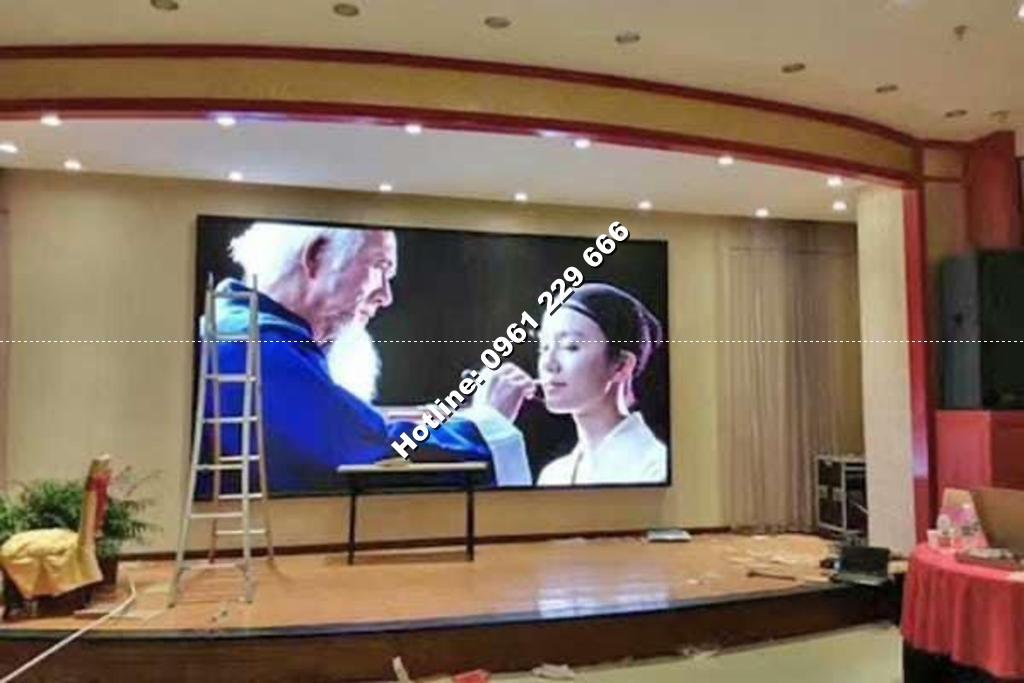 Lắp đặt màn hình Led