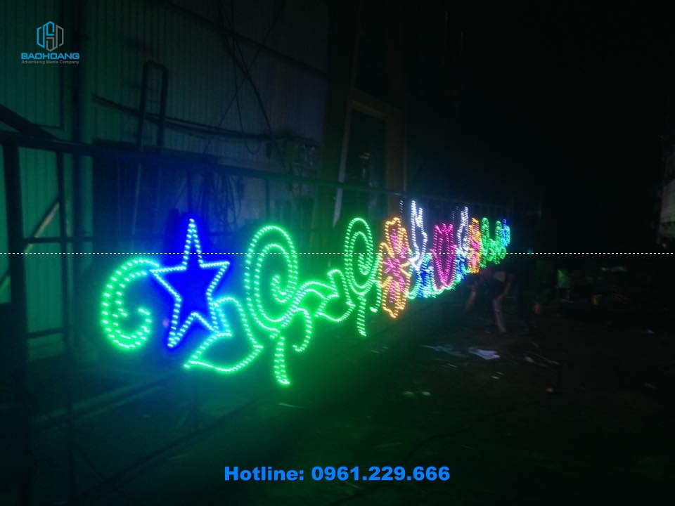 Trang trí ngang đường