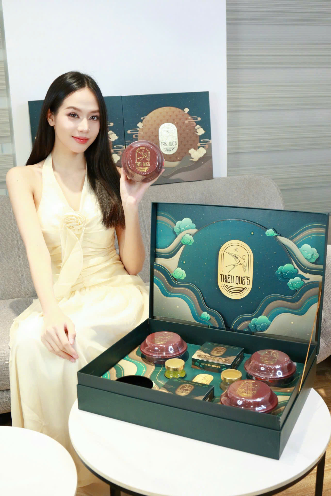 NGUYỆT TRIỀU THƯỢNG UYỂN -  Hộp Cao Cấp Yến Tự Sôi 140ml, Soup Yến ăn liền 140ml & Hũ Yến Chưng Sẵn 70ml