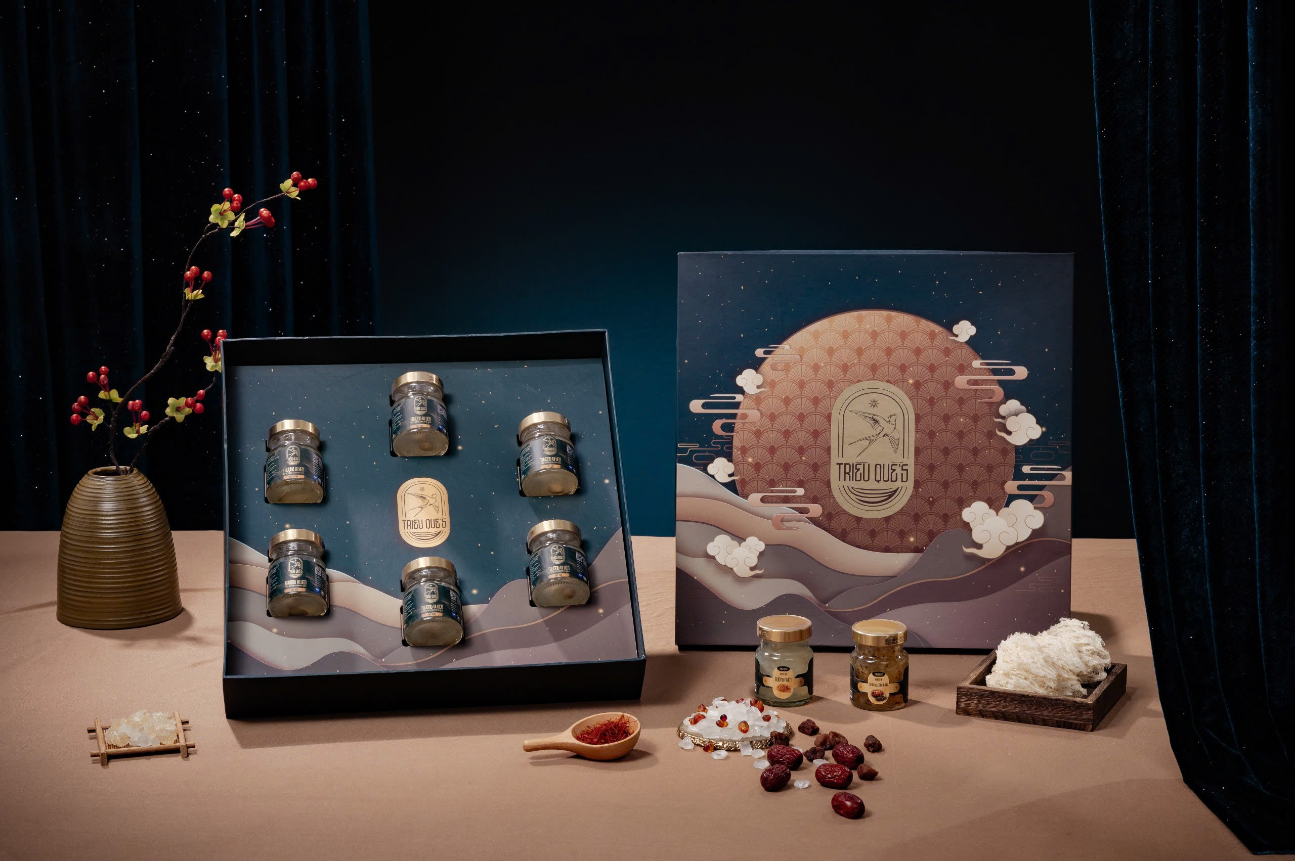 SET LỤC ĐÌNH VƯƠNG GIA (Hộp 6 yến hũ chưng sẵn cao cấp)