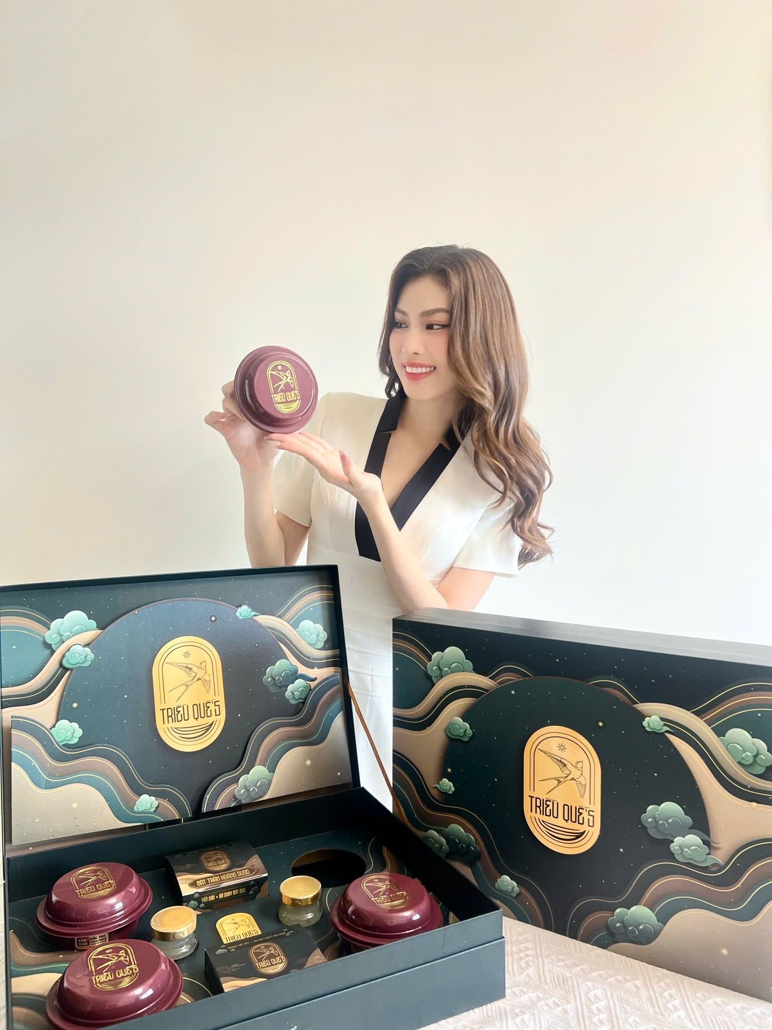 NGUYỆT TRIỀU THƯỢNG UYỂN -  Hộp Cao Cấp Yến Tự Sôi 140ml, Soup Yến ăn liền 140ml & Hũ Yến Chưng Sẵn 70ml