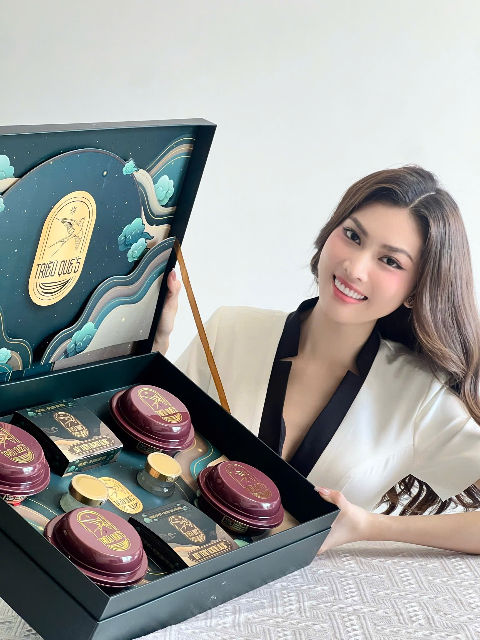 Á Hậu Ngọc Thảo