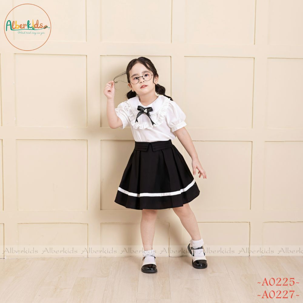 Set bộ Mia Kids áo cotton trắng cổ sen đen phối chân váy kaki size 2-1 SHIN  Baby Closet