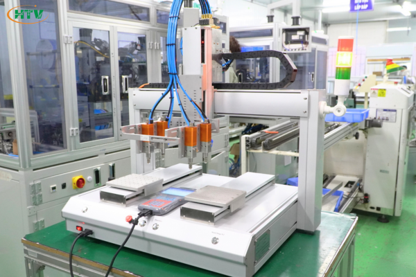 Các ứng dụng bất ngờ của máy bơm keo tự động trong công nghiệp