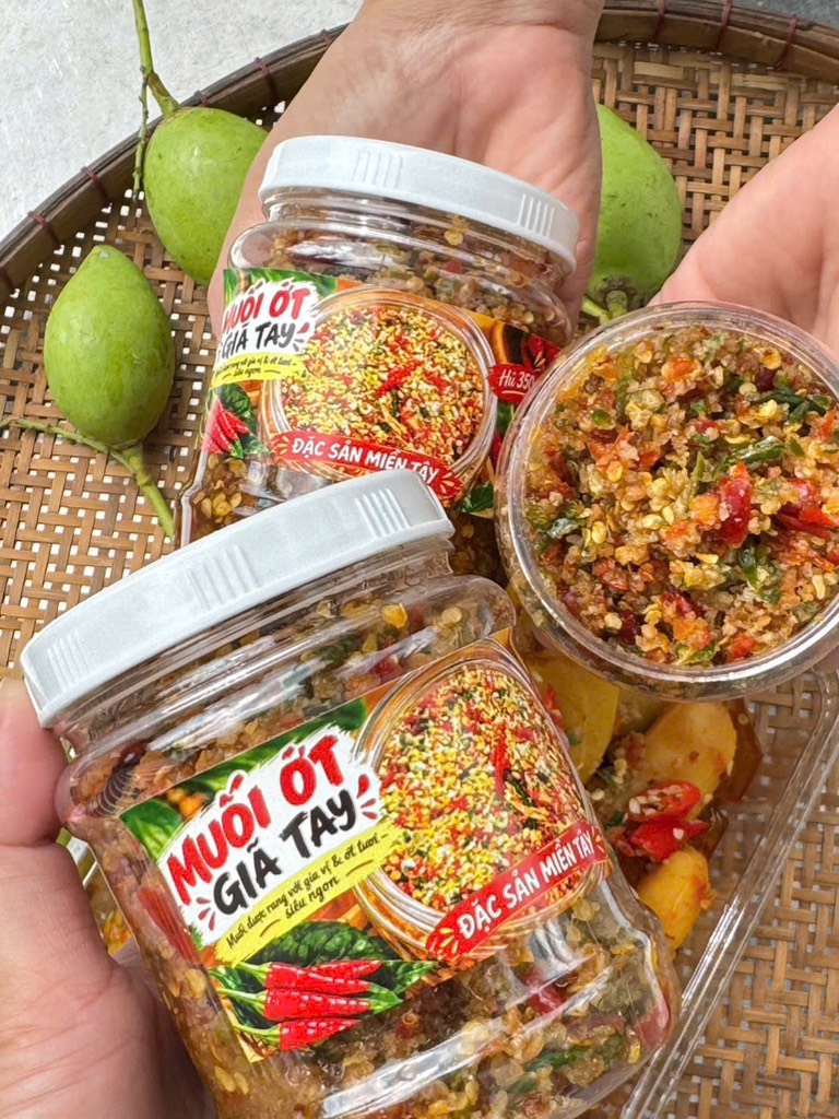 MUỐI ỚT GIÃ TAY (HŨ 350GR)
