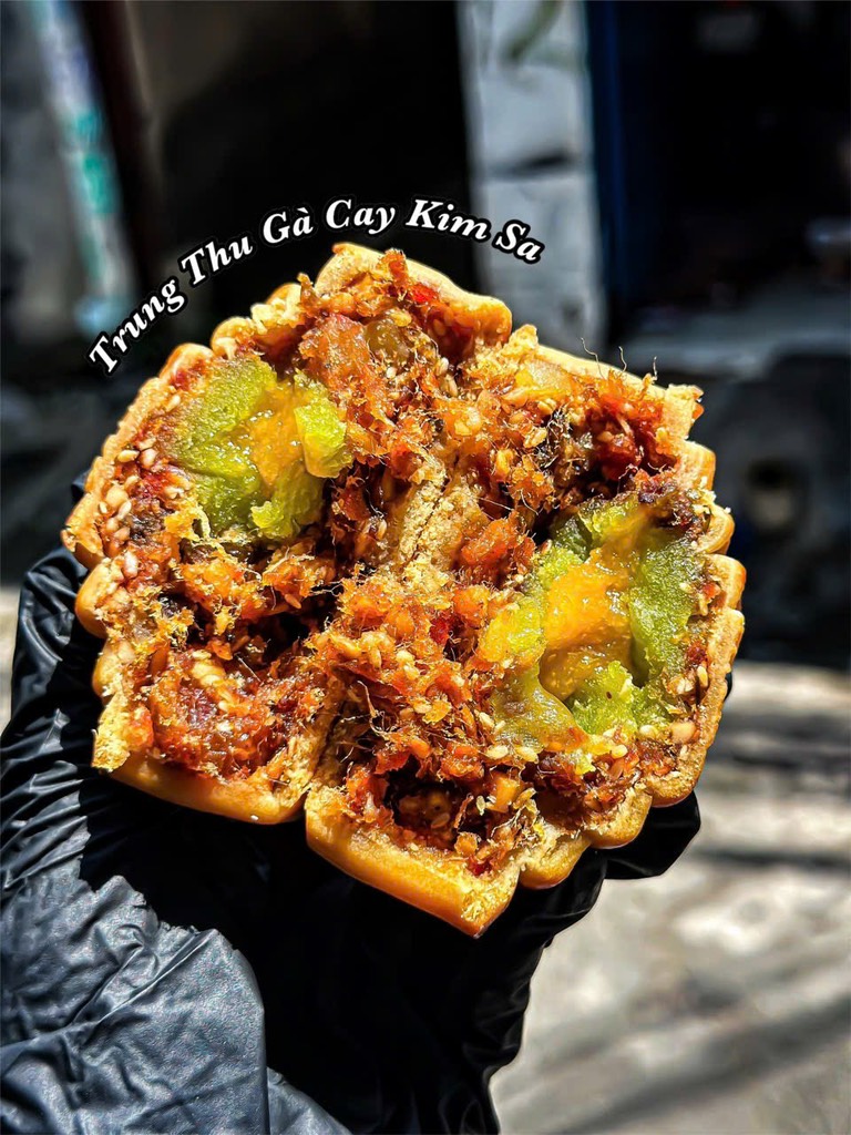 TRUNG THU THẬP CẨM GÀ QUAY KIM SA (cái 200-220gr)
