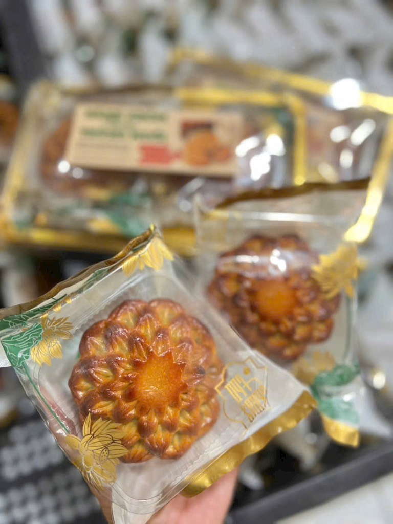 BÁNH KHÓM NƯỚNG TRỨNG MUỐI