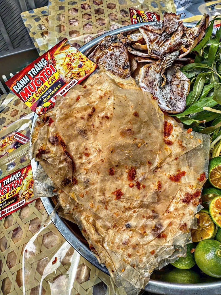 BÁNH TRÁNG DẺO MỰC TỎI CHUA CAY