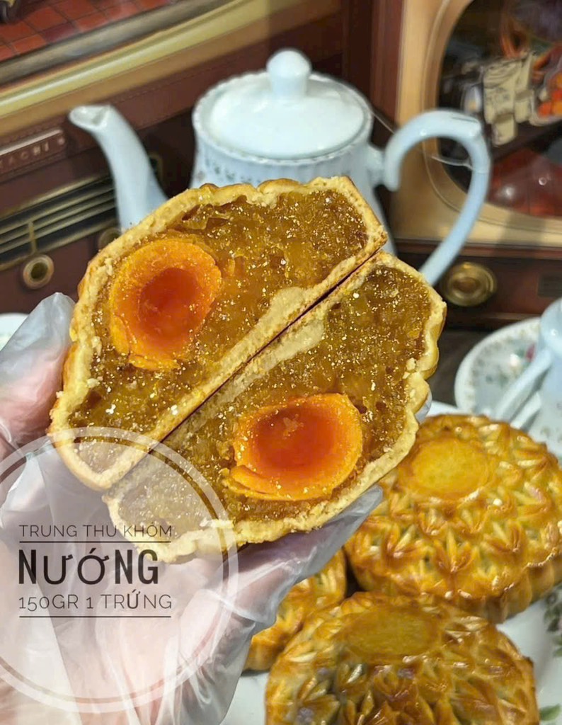BÁNH KHÓM NƯỚNG TRỨNG MUỐI