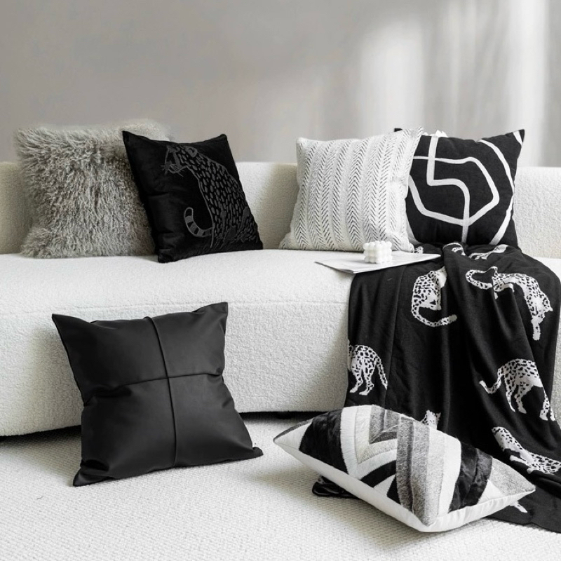 Bộ gối sofa Black Panther nhập khẩu cao cấp / Black Panther Pillow