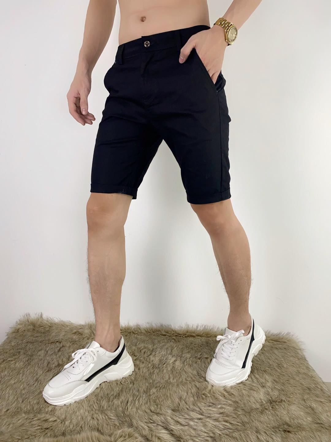 Quần Short Kaki Form Dài Màu Đen