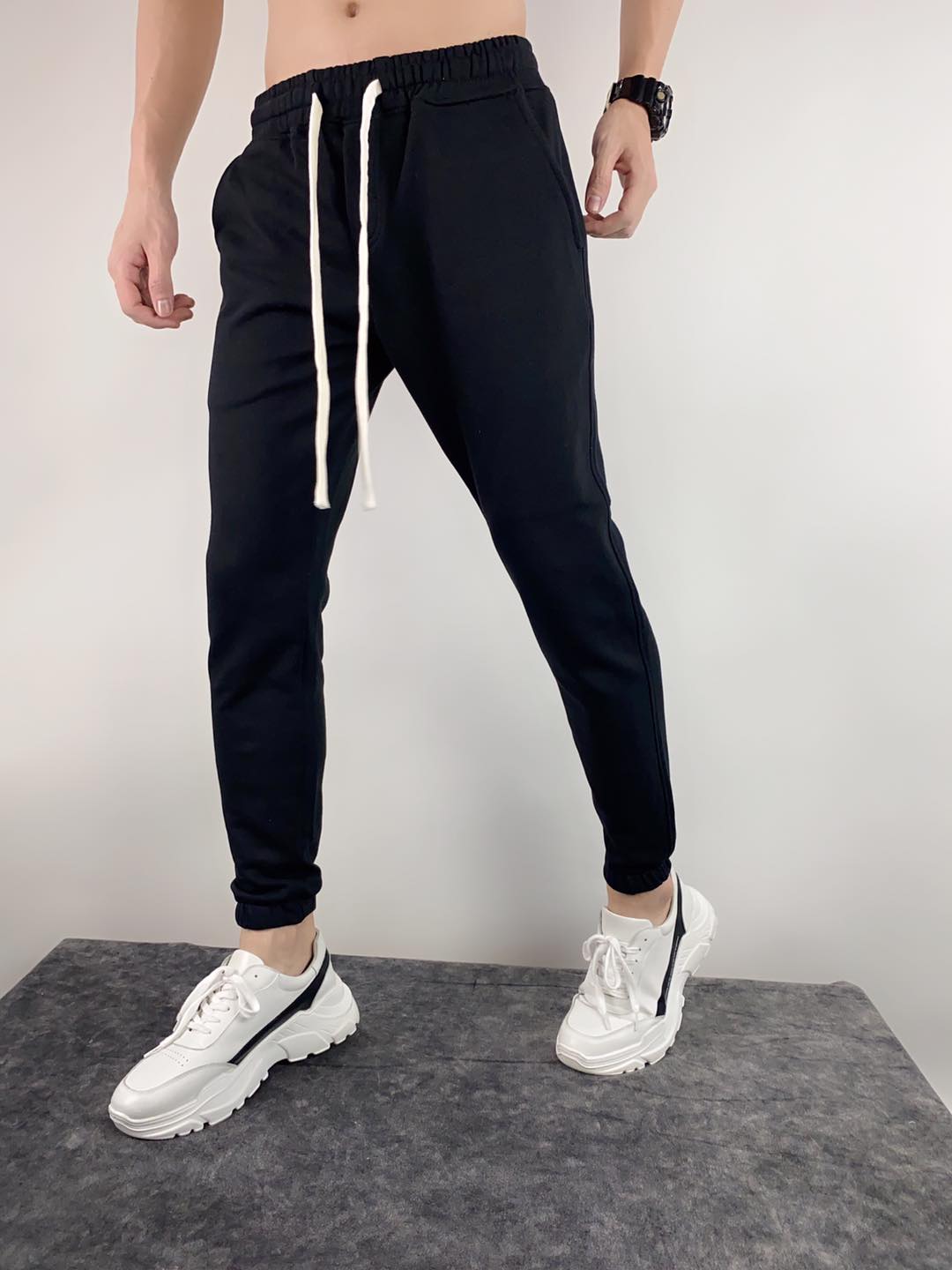 Quần Jogger Thun Trơn Màu Đen