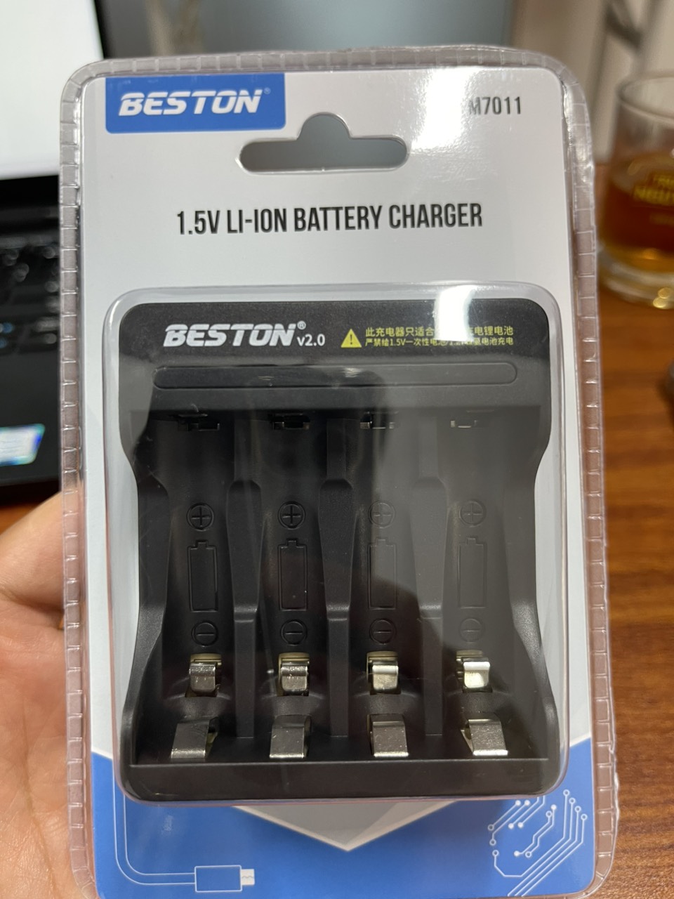 BESTON Sạc thông minh pin 1.5V 4 slot-SAC1.5M7011