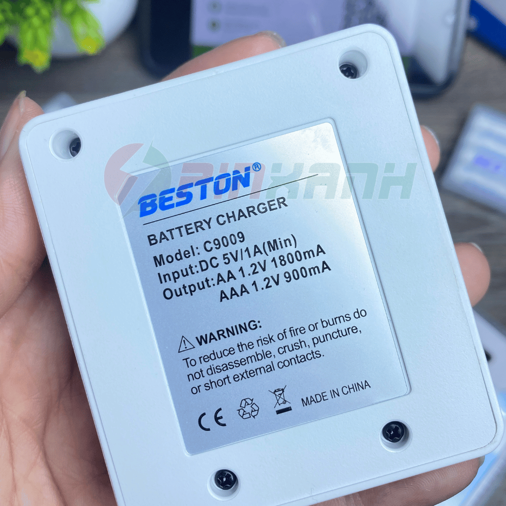 BESTON Sạc thông minh pin 1.2V 4 slot - SAC C9009