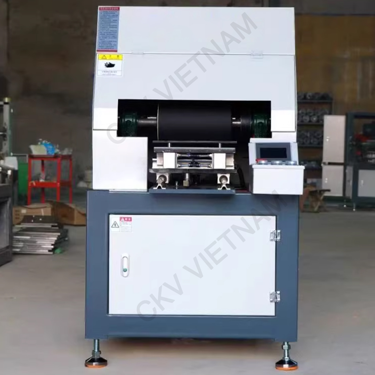 Mặt chính diện máy đánh bóng gương và tạo sọc Hairline CKV-X600