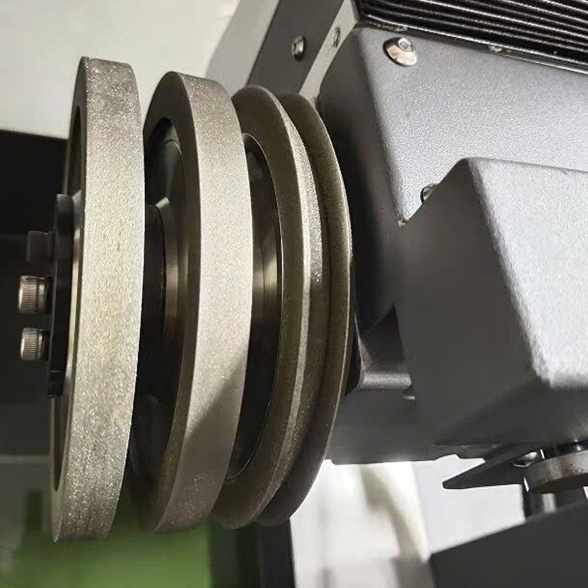 CKV-H20TD sử dụng 4 đá mài đồng trục