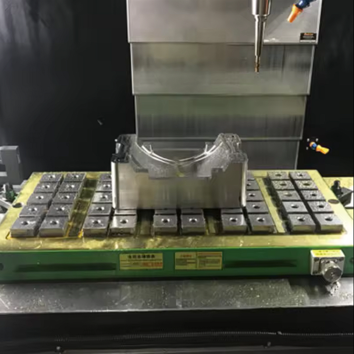 Bàn từ điện MCD50 trong máy phay CNC