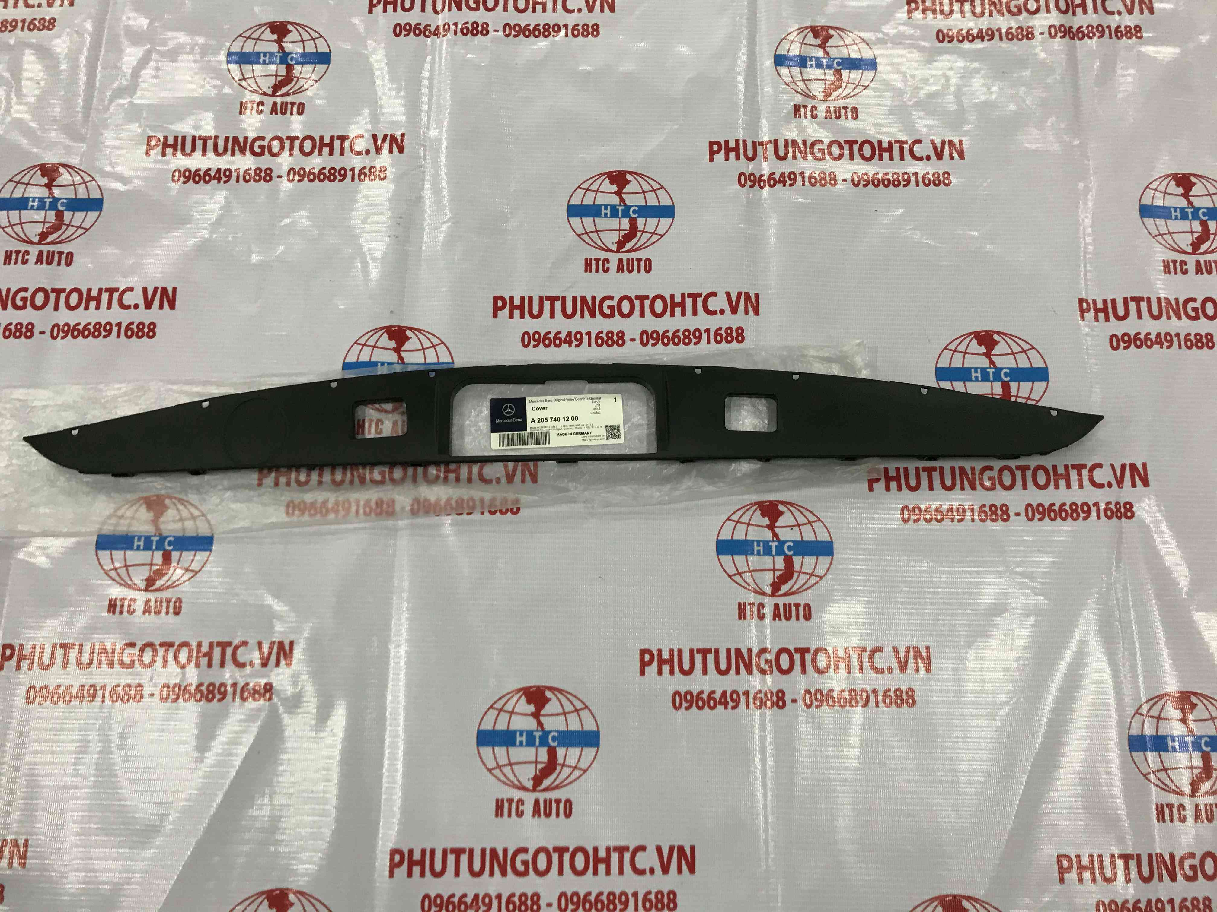 Ốp cốp sau Mercedes - Benz W205 A2057401200