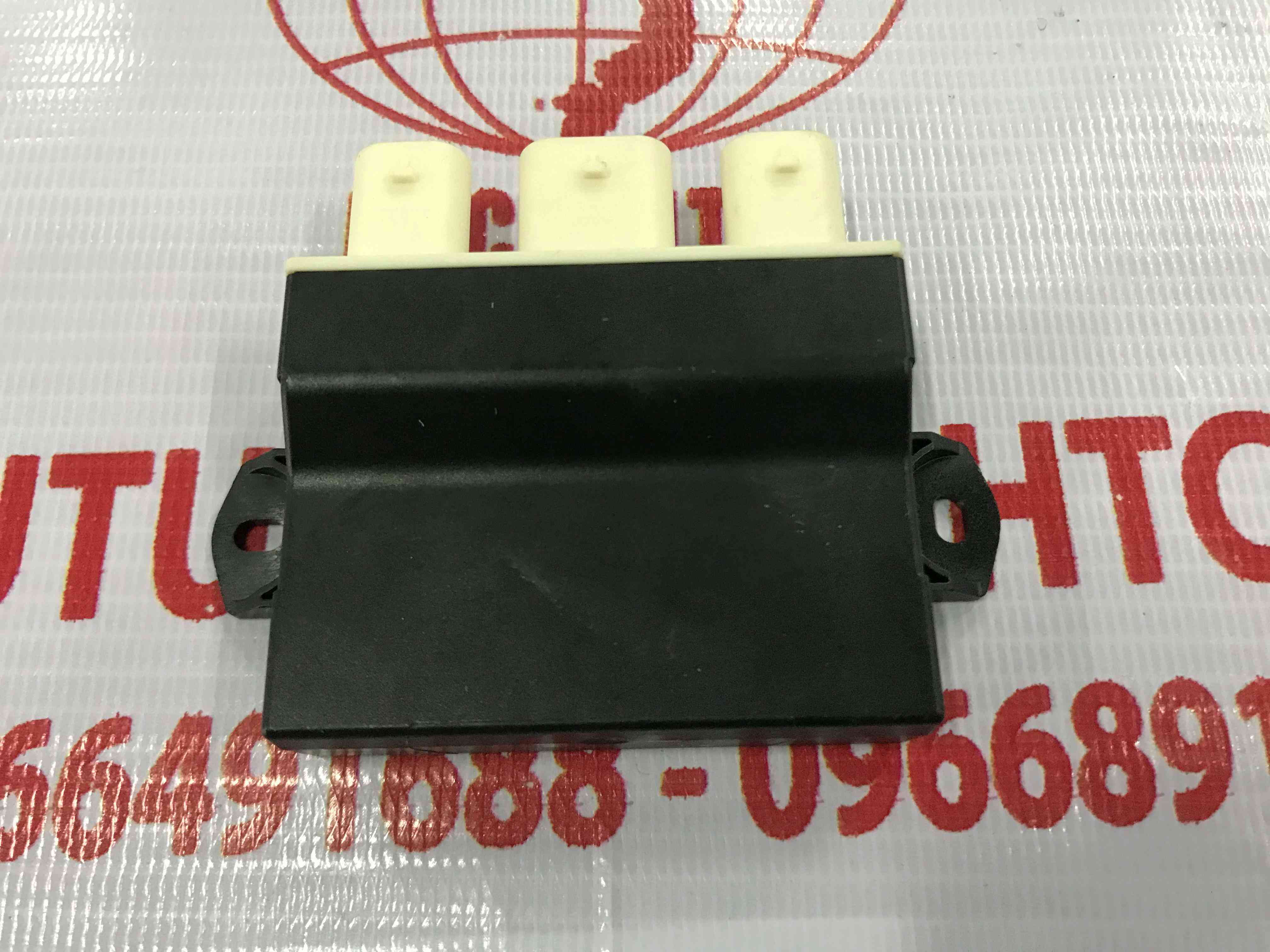 Hộp chuyển đổi cản sau Mercrdes - Benz A2389053301