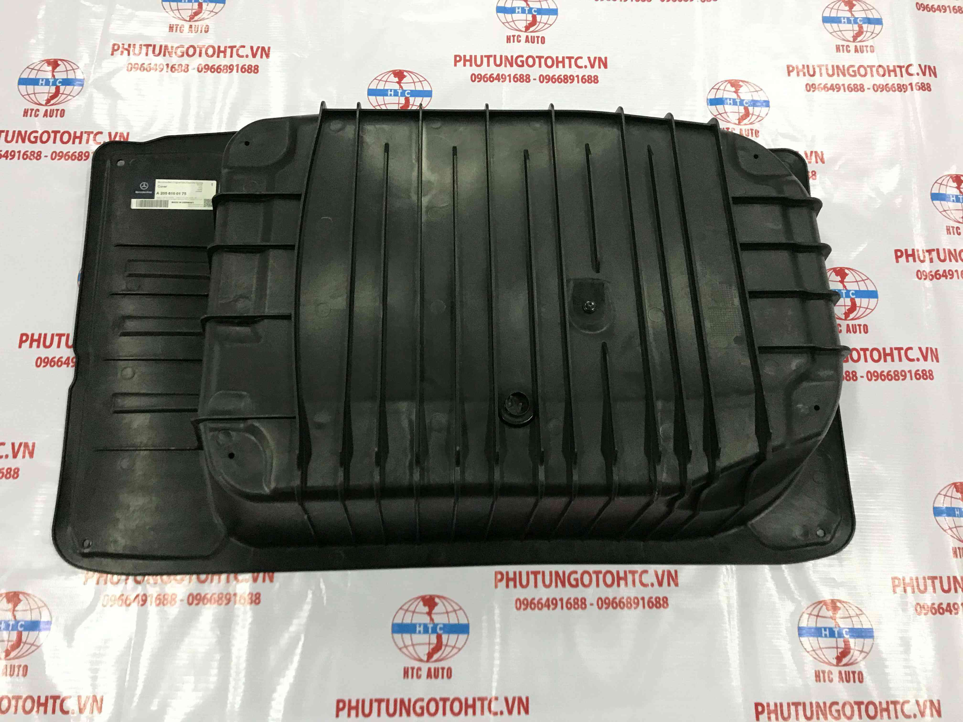 Ốp cốp sau Mercedes - Benz C-Class W205 A2056100175