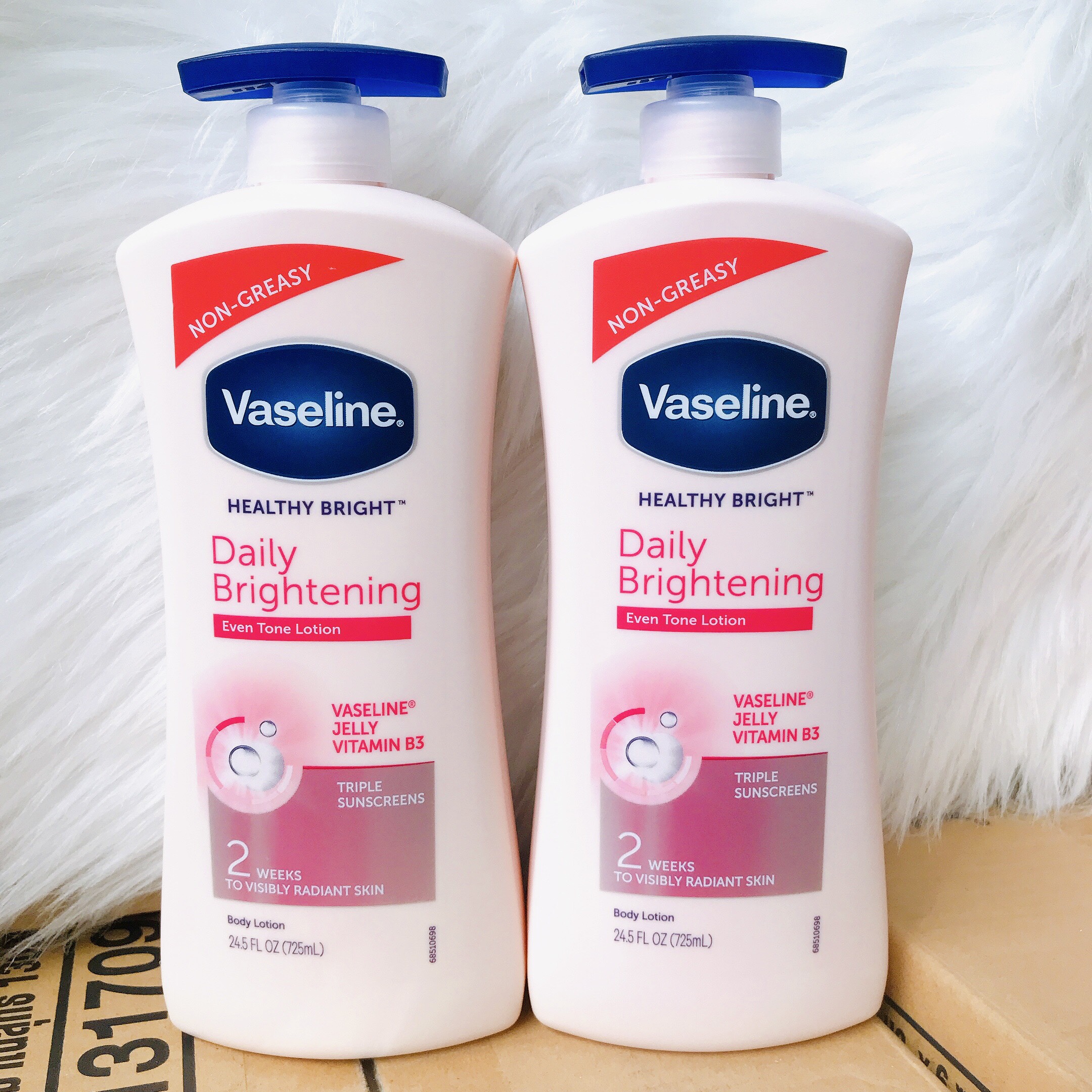 Sữa dưỡng thể chống nắng Vaseline Healthy Bright Daily Brightening 725ml - dưỡng ẩm và làm trắng da, chống nắng