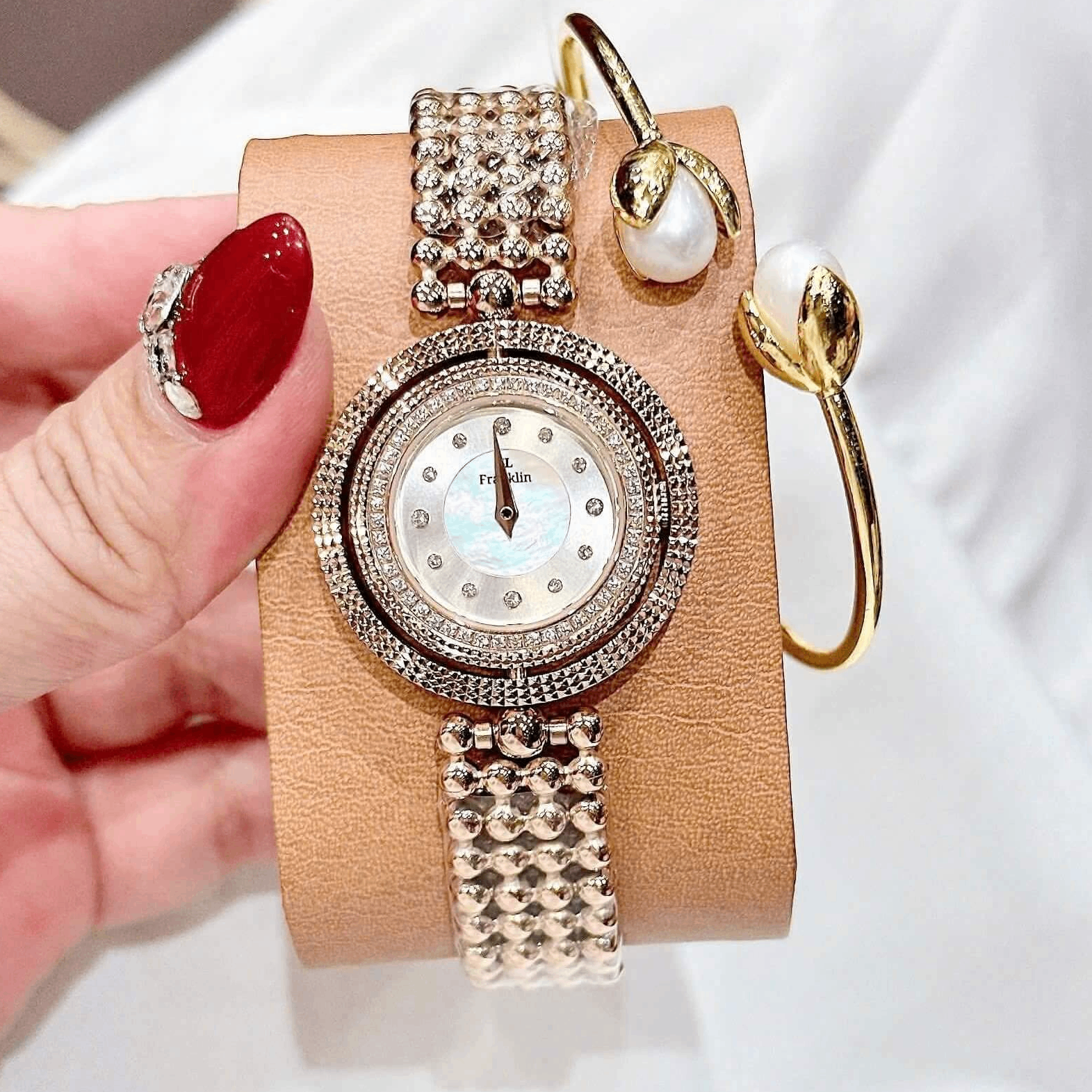 Đồng Hồ Nữ Franklin FL5488 Dây Thép Vàng Hồng Mặt Xà Cừ Trắng Size 32mm Mặt Xoay 360 Độ