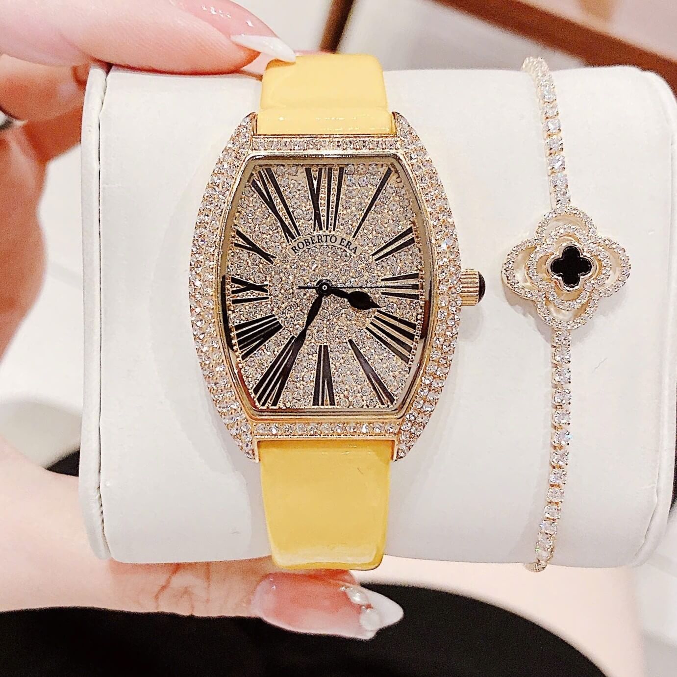 Set đồng hồ nữ chính hãng Roberto Era RE022 dây da vàng mặt số la mã vỏ vàng gold size 36mm