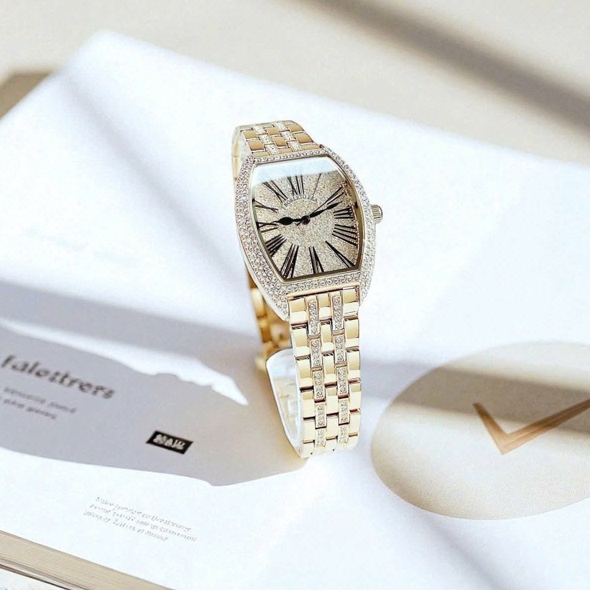 Đồng hồ nữ chính hãng Roberto Era RE0213 dây kim loại màu vàng gold, mặt đồng hồ oval size 36mm