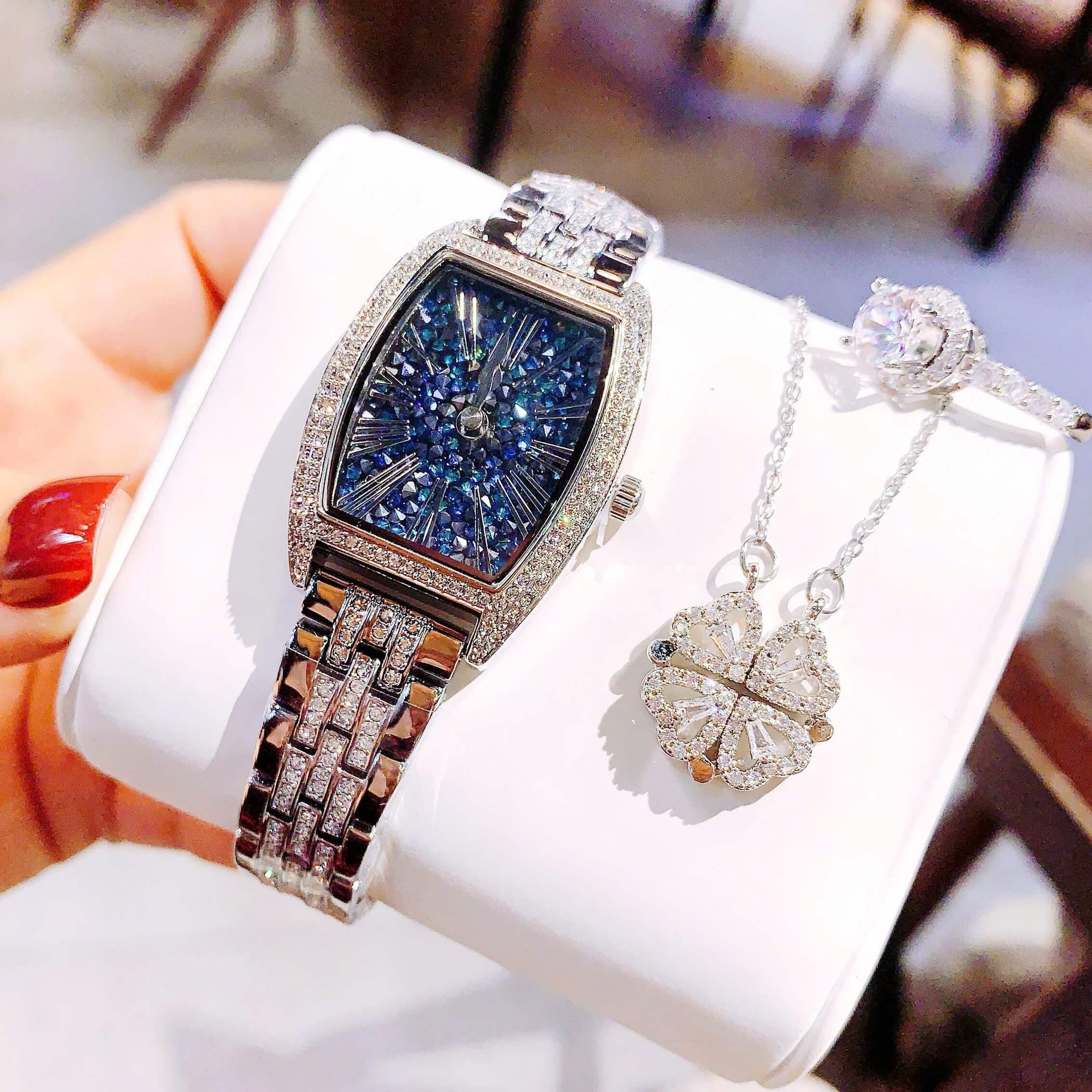 Đồng Hồ Nữ Franklin Đính Đá Chính Hãng FL6133 Vỏ Bạc Mặt Bầu Trời Size 25x36mm Quartz Tặng Kèm Dây Chuyền