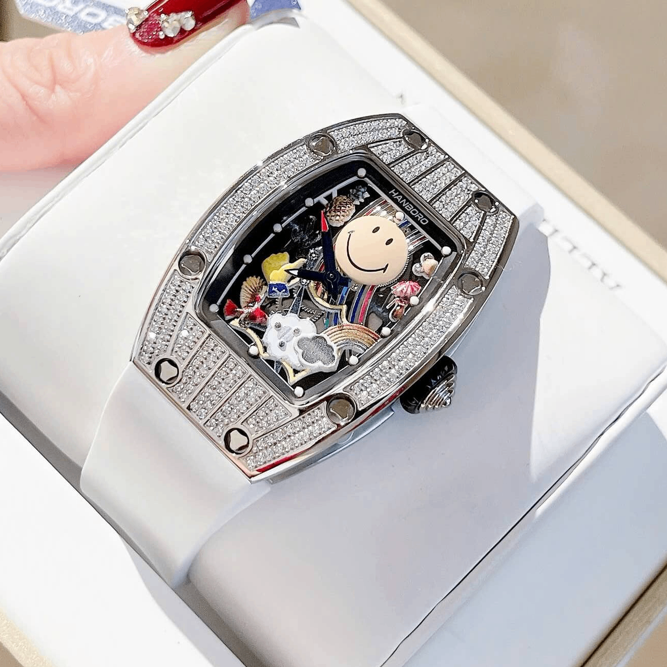 Đồng Hồ Nữ Hanboro Mặt Cười Dây Cao Su Trắng Chính Hãng Đính Đá Silver Mặt Size 36mm Quartz