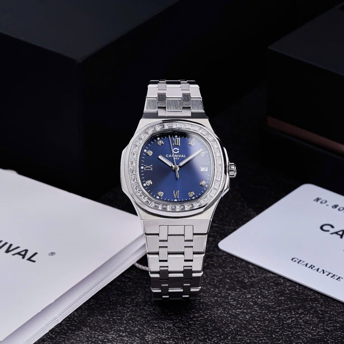 Đồng Hồ Nữ Carnival 8160L2-VT-X Dây Thép Silver Mặt Xanh Dương Viền Đá Size 34mm Sapphire