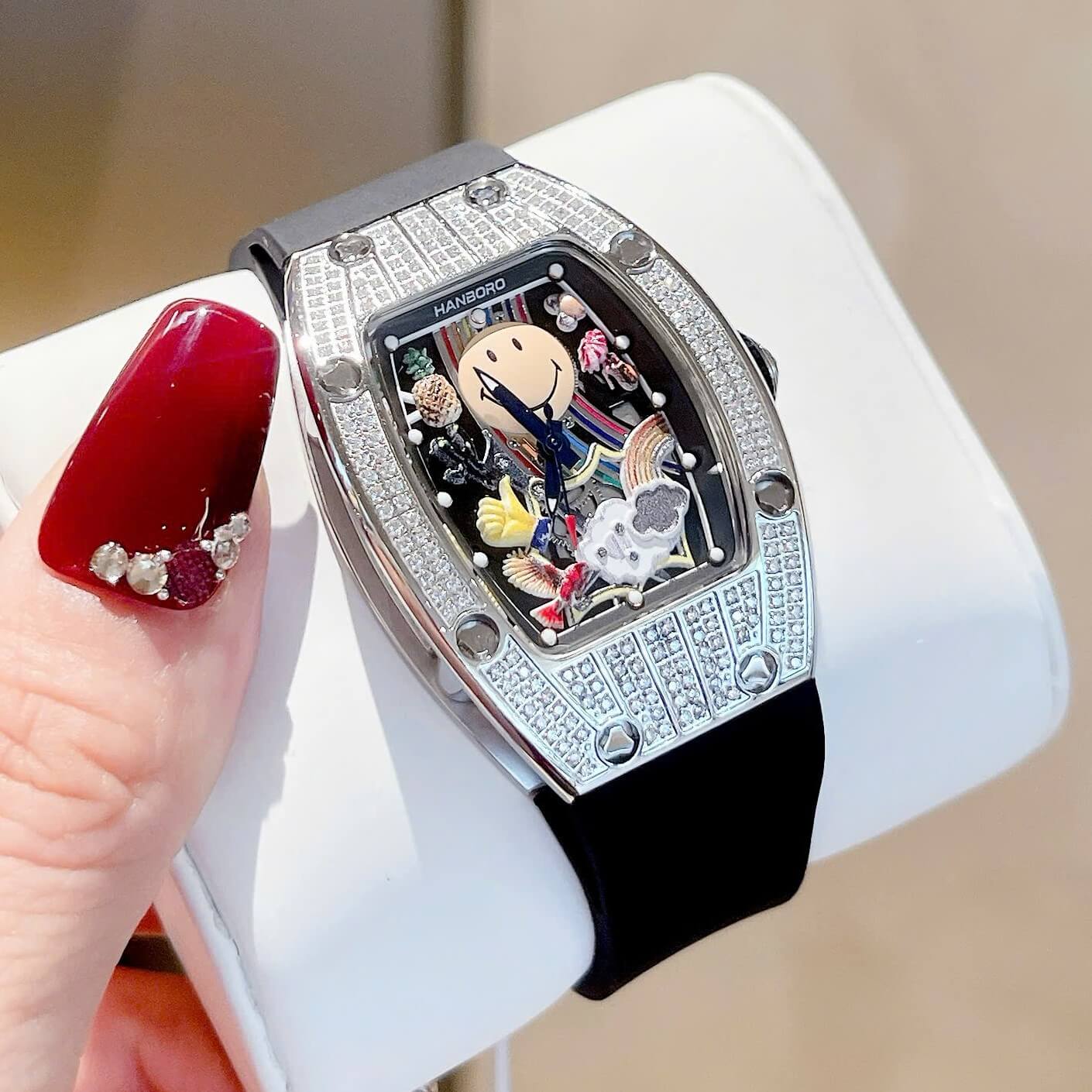 Đồng Hồ Nữ Hanboro Mặt Cười Dây Cao Su Đen Chính Hãng Đính Đá Silver Mặt Size 36mm Quartz