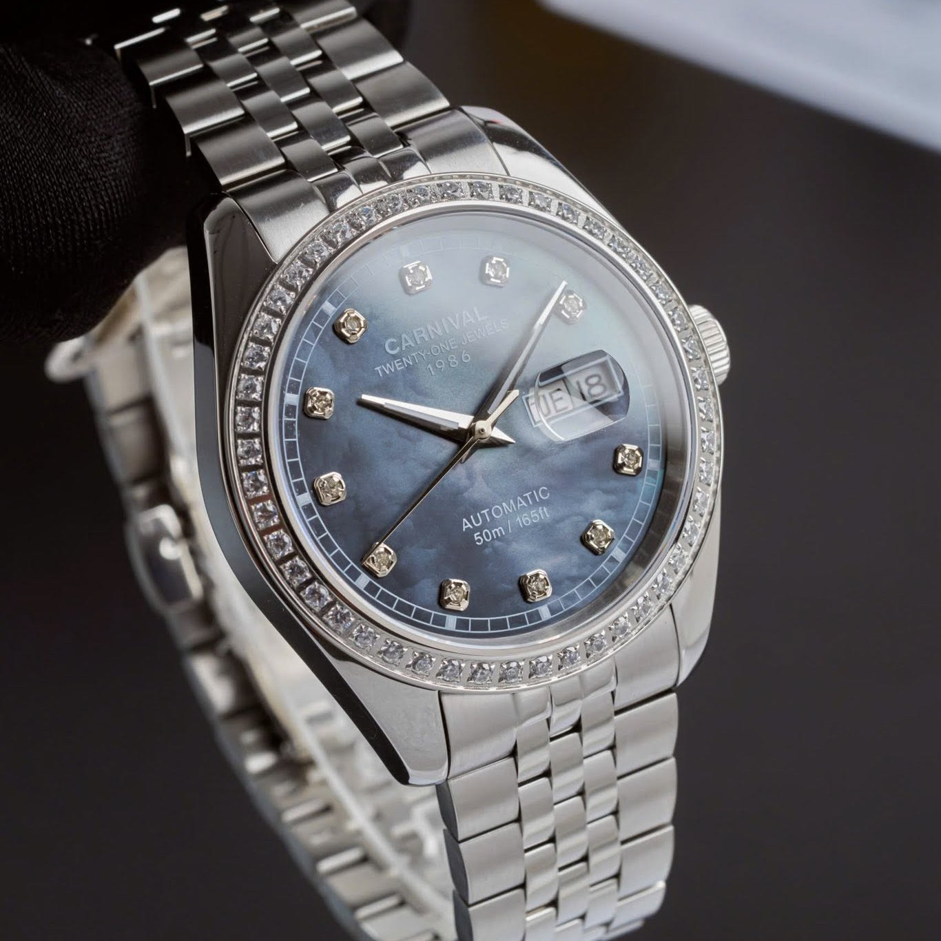 Đồng Hồ Nam Carnival 8131G2-VT-DK Automatic Dây Thép Silver Mặt Xà Cừ Xám Size 40mm