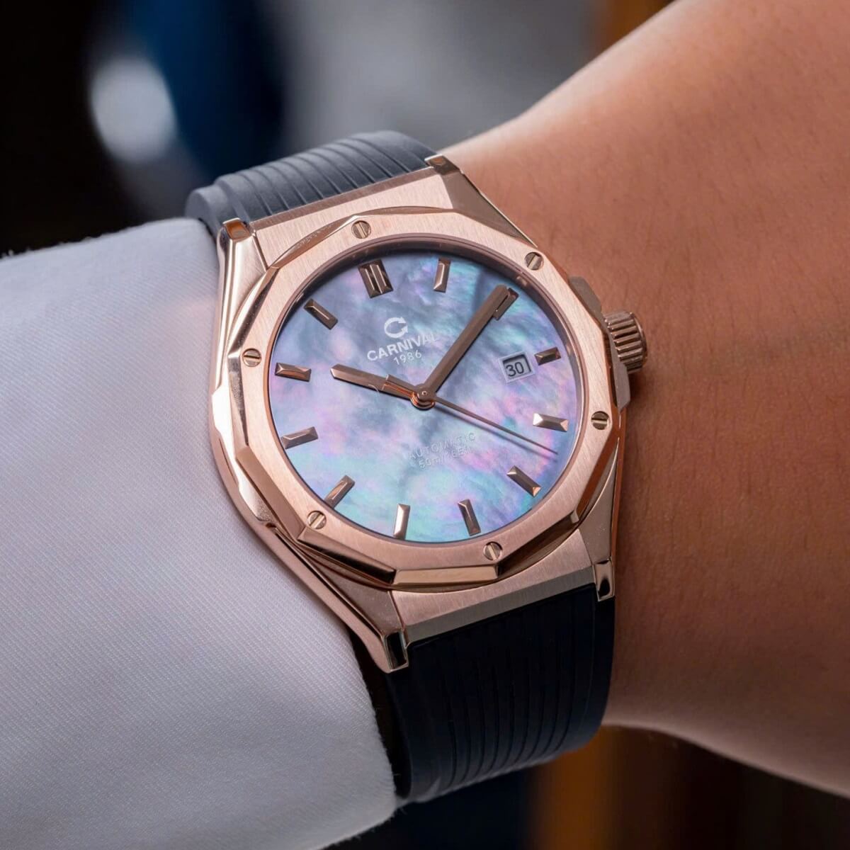 Đồng Hồ Nam Carnival 8168G Tự Động Mặt Xà Cừ Dây Cao Su Đen Vỏ Vàng Hồng 42mm