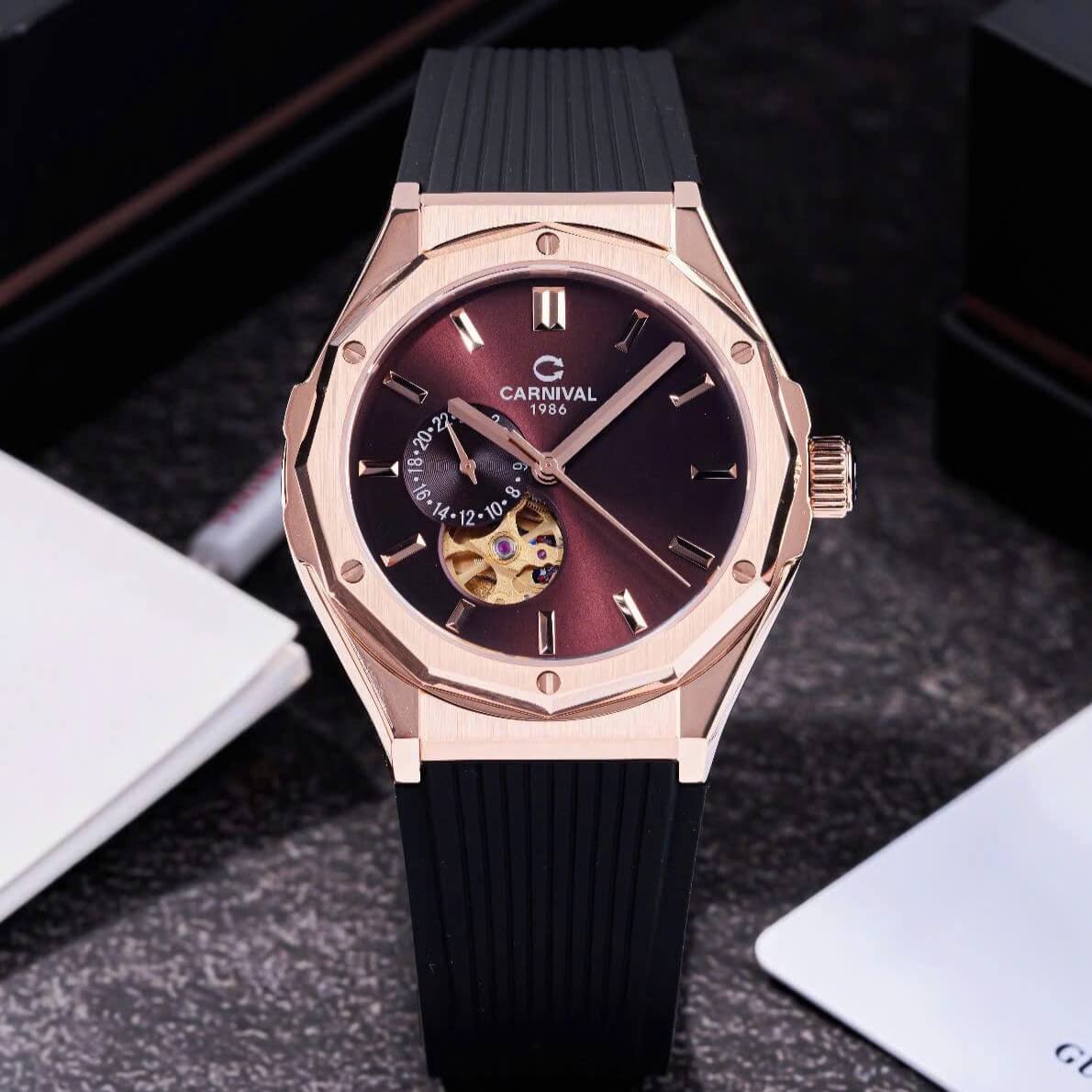 Đồng Hồ Nam Carnival 8189G Tự Động Mặt Nâu Dây Cao Su Đen Vàng Hồng 42mm