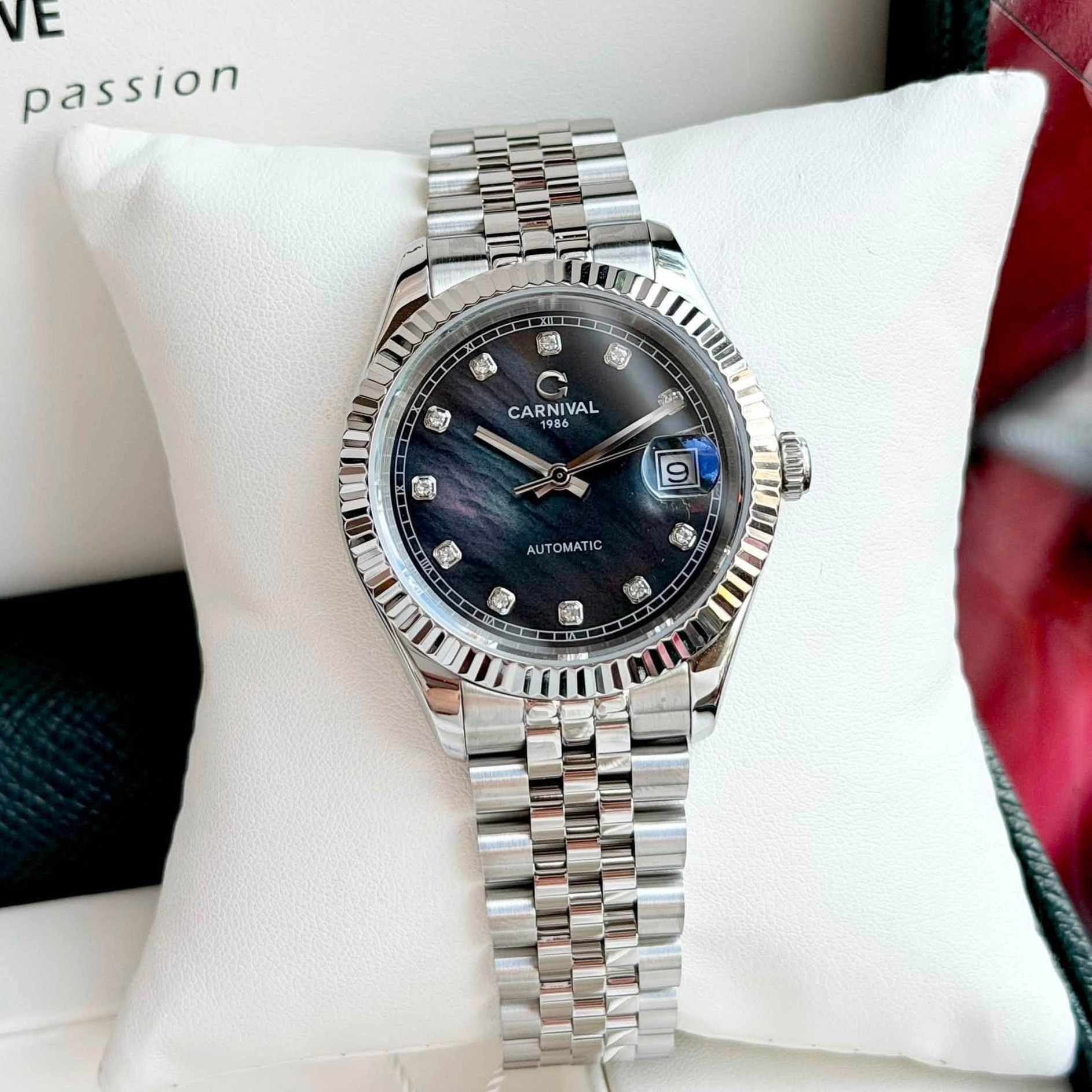 Đồng Hồ Nam Carnival 8250G-VT-DK Automatic Dây Thép Bạc Mặt Xà Cừ Xám Đen Size 38mm