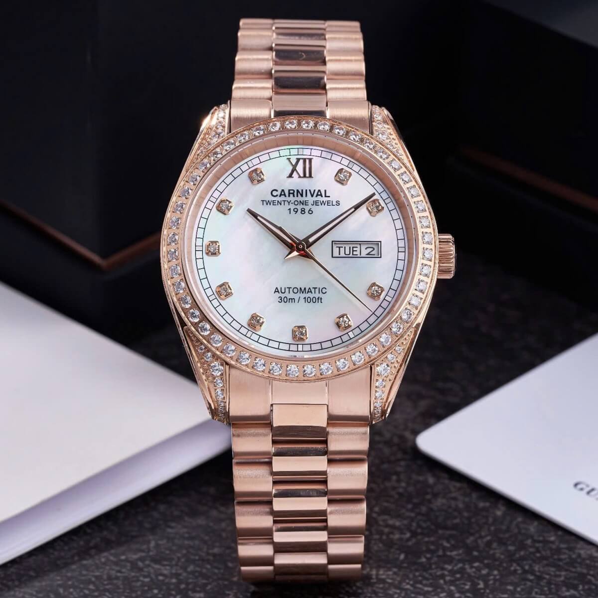 Đồng Hồ Nam Carnival 8907G Tự Động Mặt Trắng Xà Cừ Đính Đá Vỏ Vàng Hồng 40mm