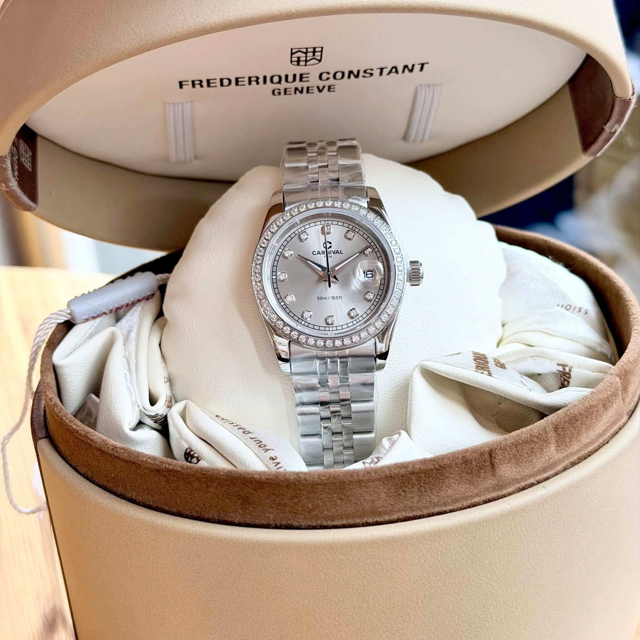 Đồng Hồ Nữ Carnival 8131L2-VT-TX Dây Thép Bạc Mặt Xám Viền Đính Đá Size 31mm Quartz Japan