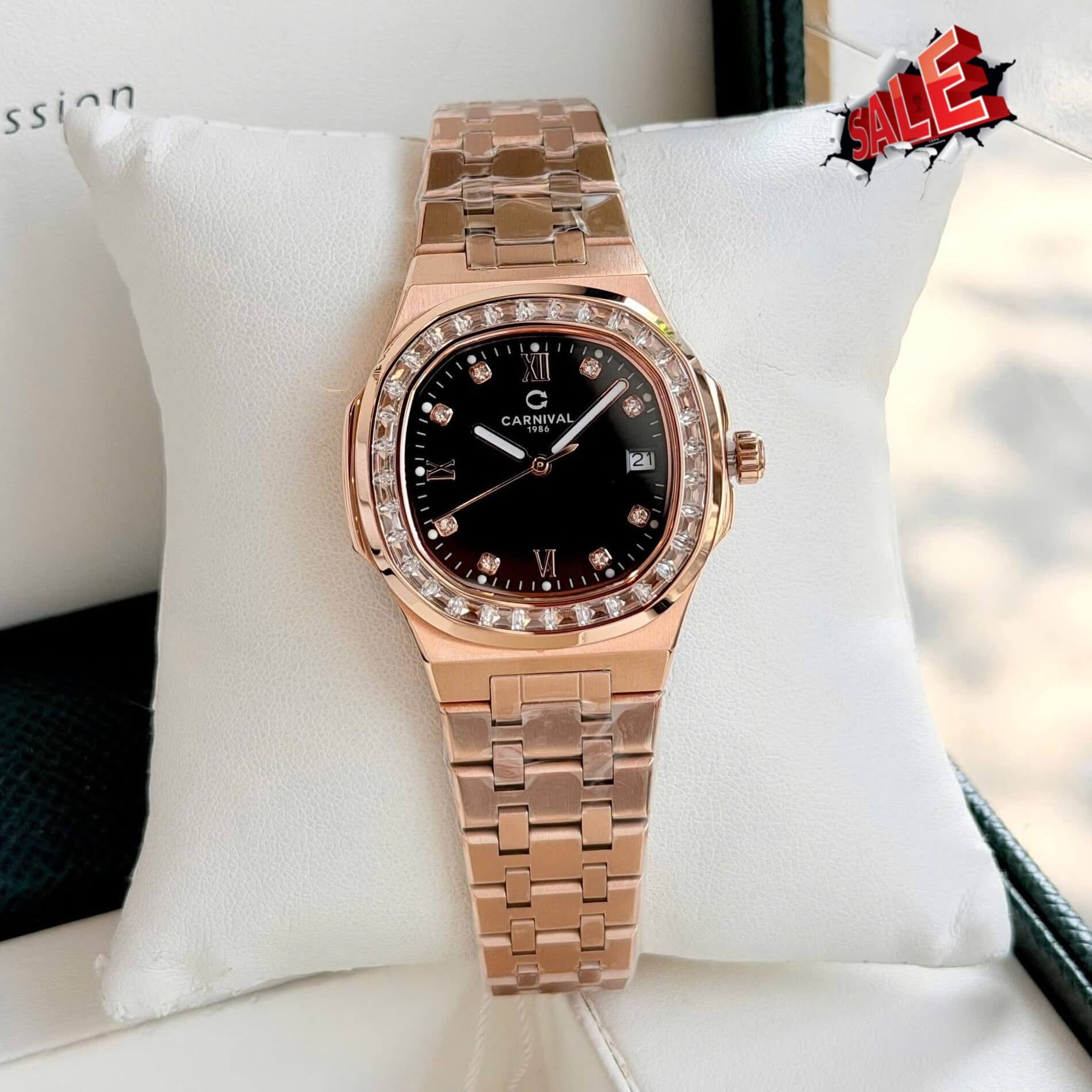 Đồng Hồ Nữ Carnival 8160L2-VH-D Vàng Hồng Mặt Đen Viền Đá Size 34mm Sapphire