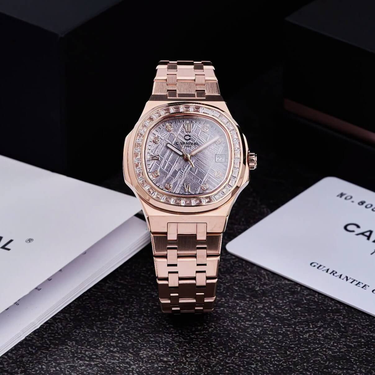Đồng Hồ Nữ Carnival 8160L2-VH-TT Vàng Hồng Mặt Thiên Thạch Viền Đá Size 34mm Sapphire