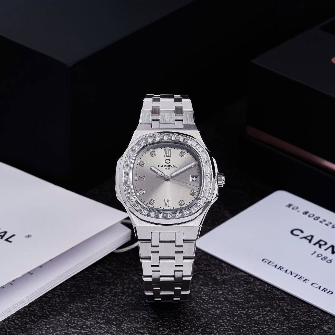 Đồng Hồ Nữ Carnival 8160L2-VT-TX Dây Thép Silver Mặt Xám Viền Đá Size 34mm Sapphire
