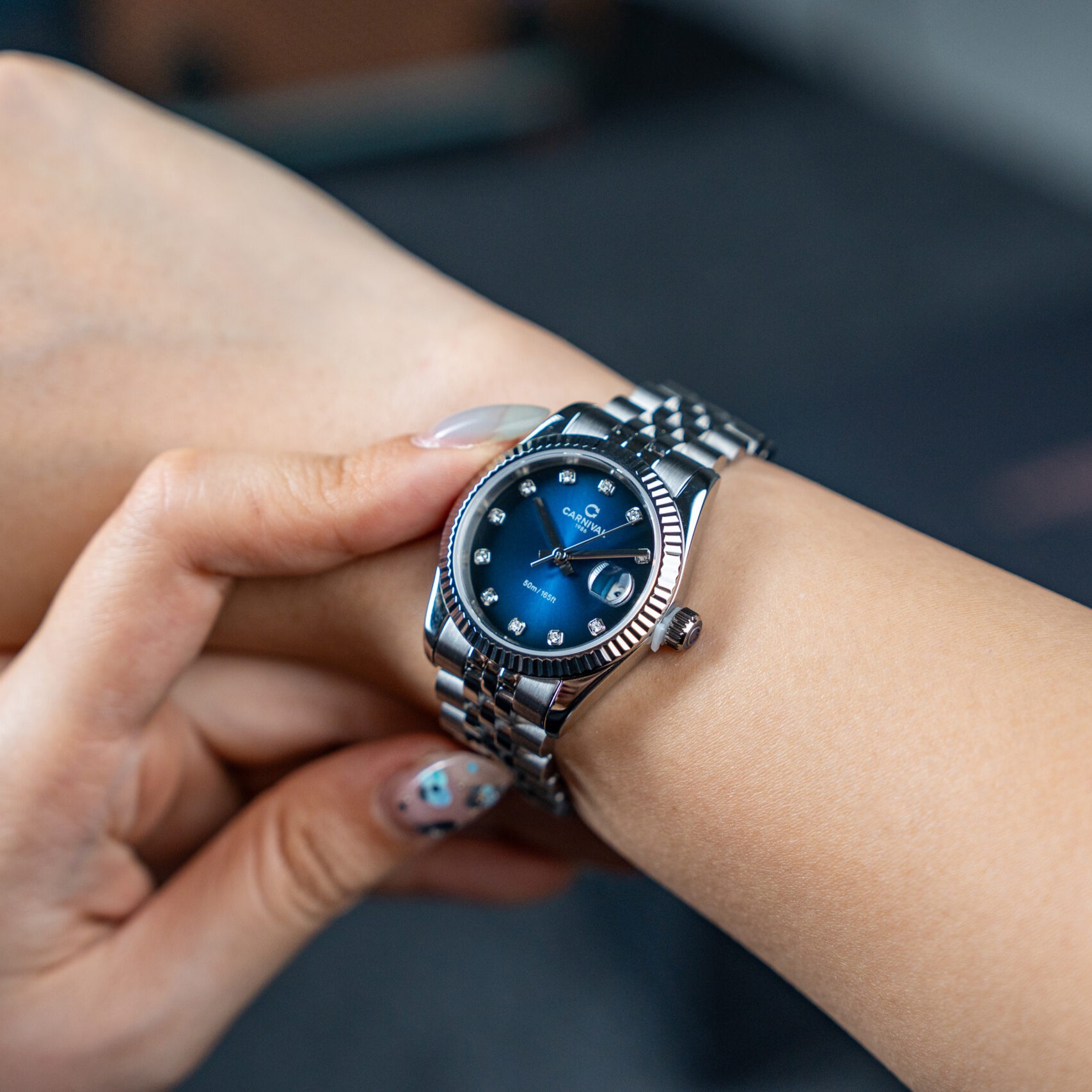 Đồng Hồ Nữ Carnival 8250L-VT-X Dây Thép Silver Mặt Xanh Dương Size 30mm Quartz Japan