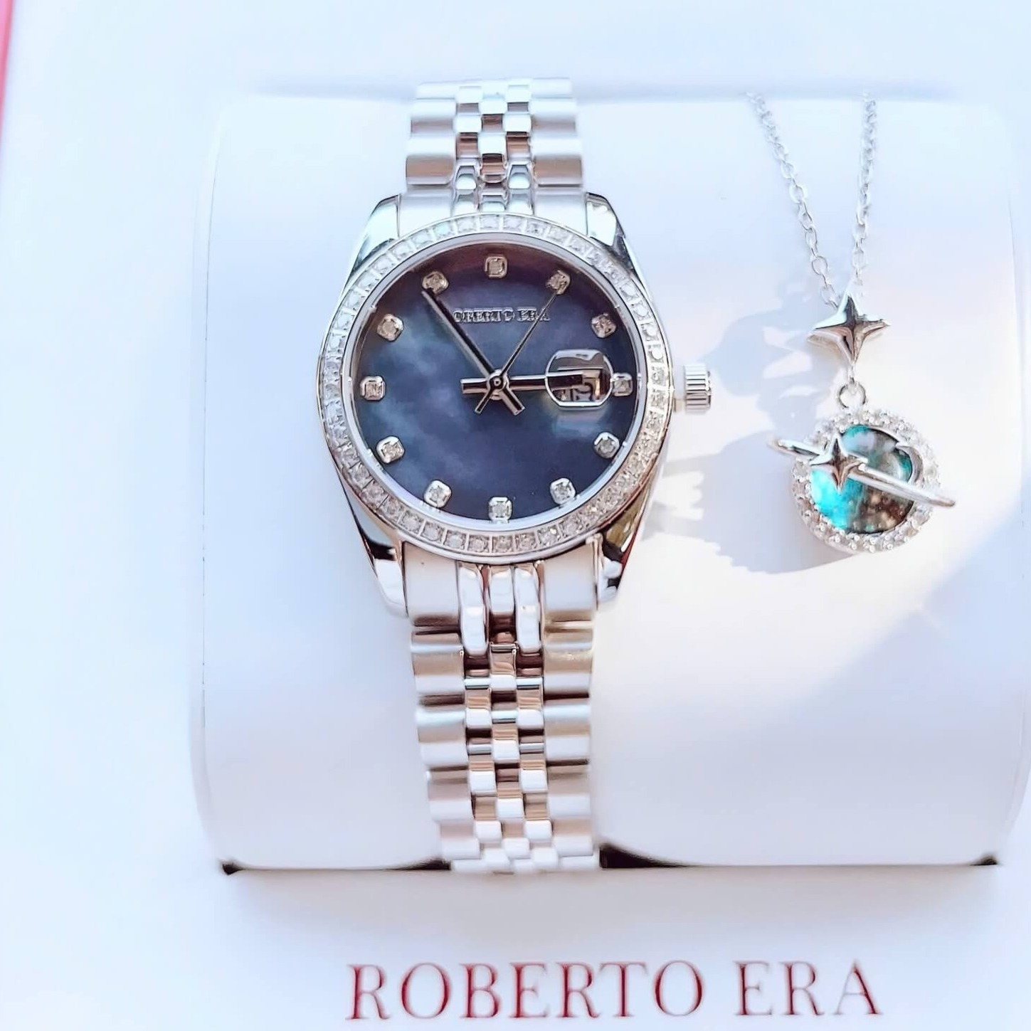 Set Đồng Hồ Nữ Roberto Era RE5663 Dây Silver Mặt Xà Cừ Đen Đính Đá Size 31mm