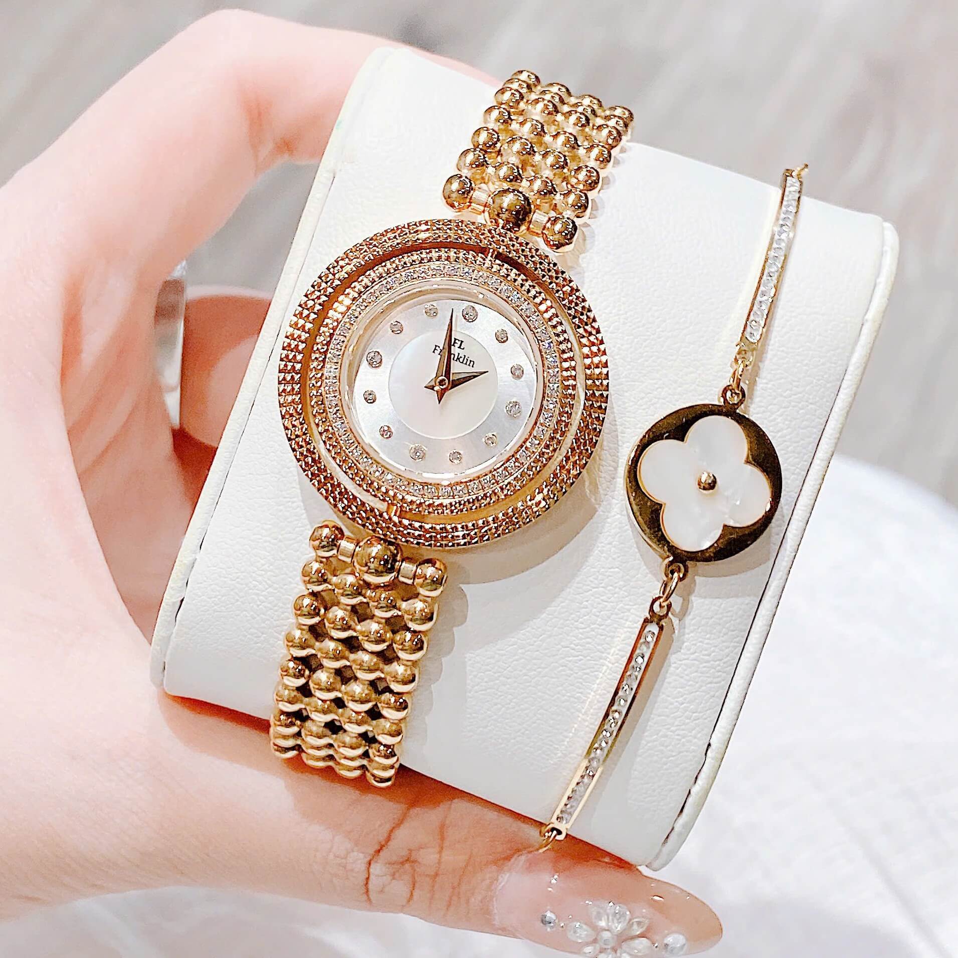 Đồng Hồ Nữ Franklin Màu Vàng Gold Mặt Xà Cừ Trắng Size 32mm Mặt Xoay 360 Độ FL5488 Tặng Kèm Vòng Tay