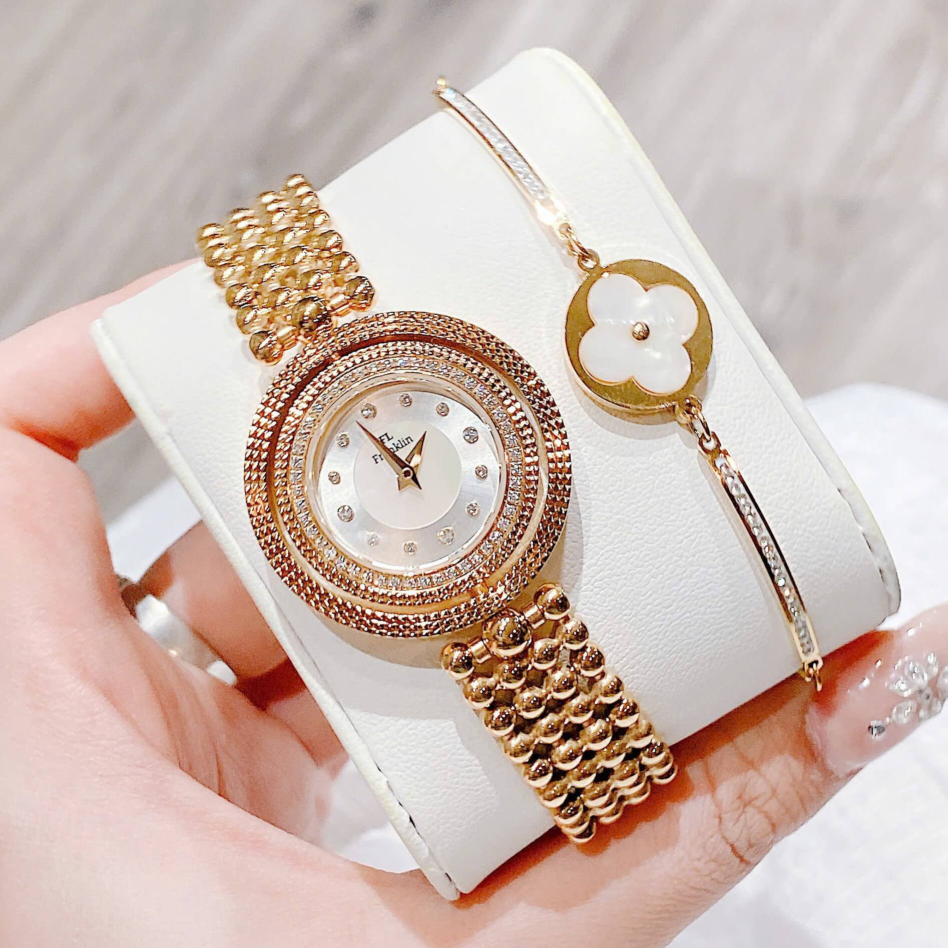 Đồng Hồ Nữ Franklin Màu Vàng Gold Mặt Xà Cừ Trắng Size 32mm Mặt Xoay 360 Độ FL5488 Tặng Kèm Vòng Tay