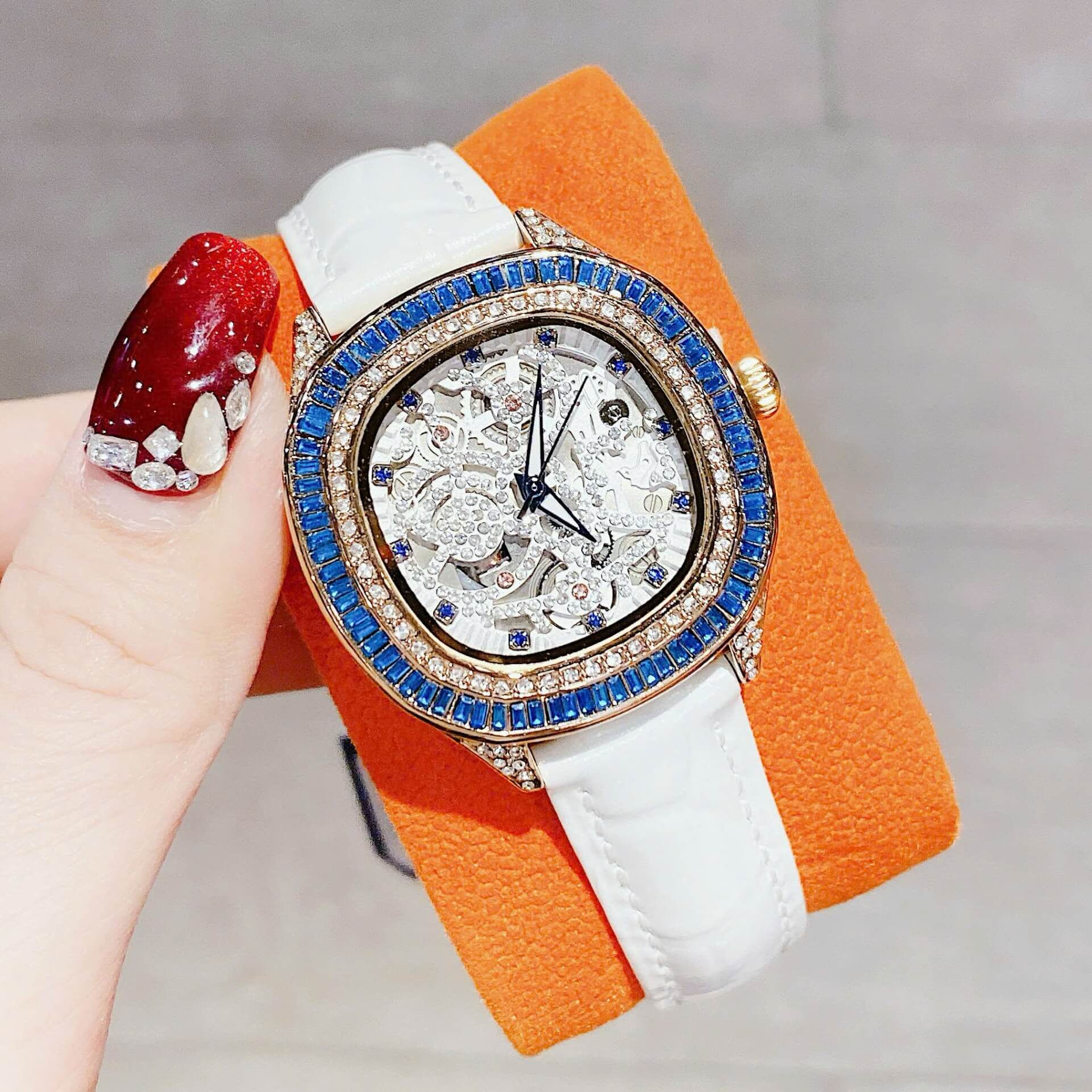 Đồng Hồ Nữ Hanboro Dây Da Trắng Chính Hãng Giả Cơ Lộ Máy Vỏ Rose Gold Size 34mm Viền Xanh Quartz Japan