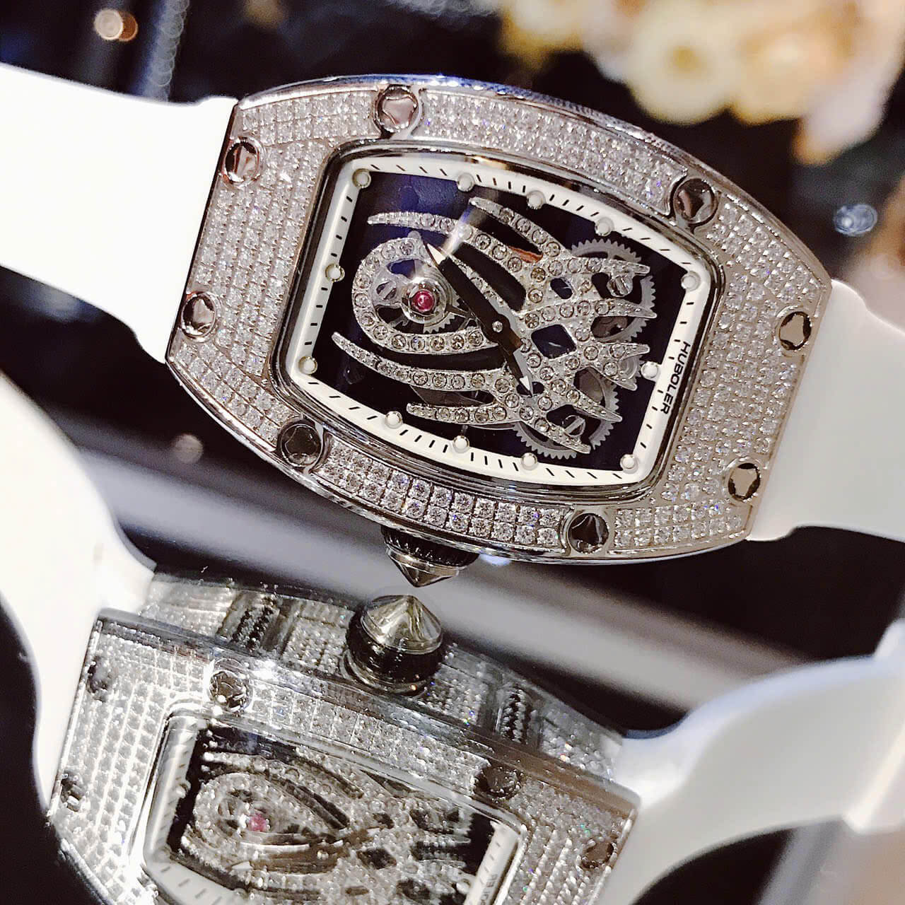 Đồng Hồ Nữ Hanboro Mặt Nhện Dây Cao Su Trắng Chính Hãng Đính Đá Silver Size 31x44mm Quartz