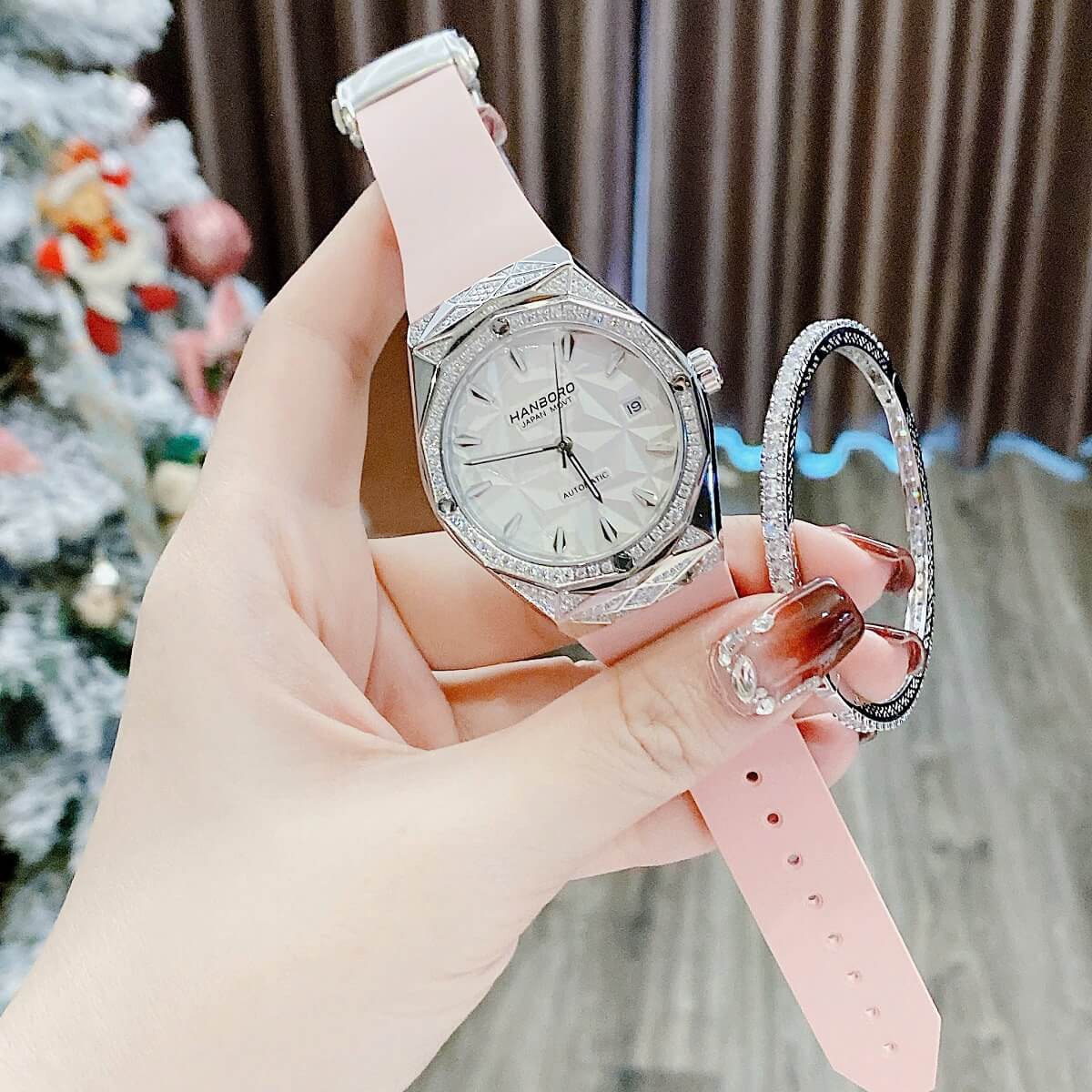 Đồng Hồ Nữ Hanboro Máy Tự Động Mặt Trắng Đính Đá Dây Cao Su Hồng Vỏ Silver Size 36mm