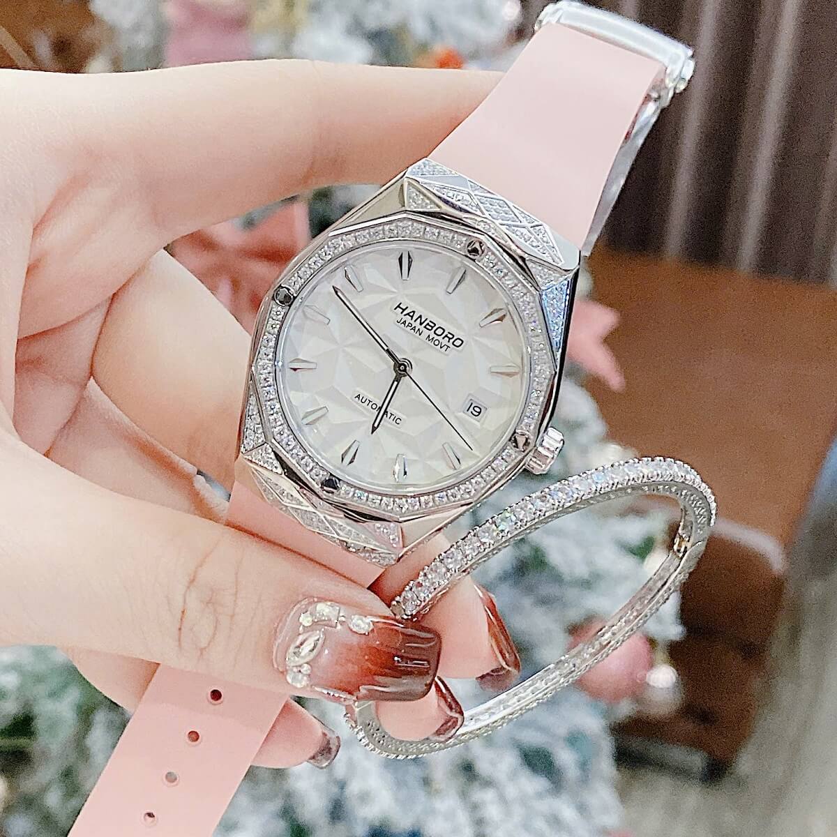 Đồng Hồ Nữ Hanboro Máy Tự Động Mặt Trắng Đính Đá Dây Cao Su Hồng Vỏ Silver Size 36mm